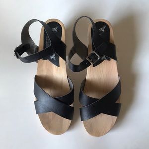 Novacas Black Clog Sandals